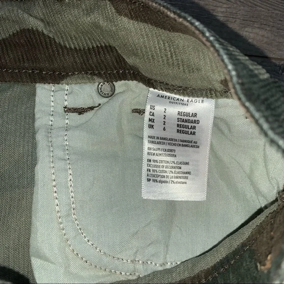 American Eagle Corduroy Mom Jeans - Picture 9 of 9